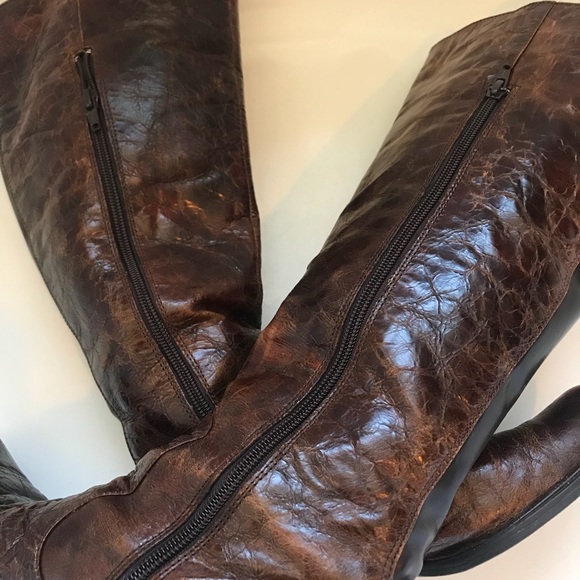 Crocodile embossed boots - Picture 2 of 5